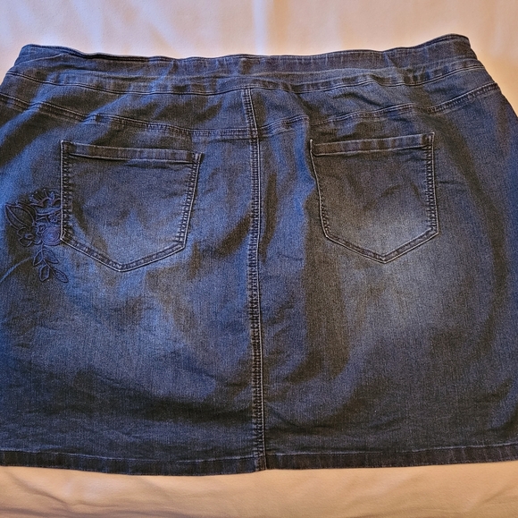 (4X)  Jean Skort - Picture 6 of 8